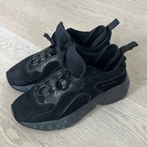 Acne Studios Manhattan sneaker in black suede